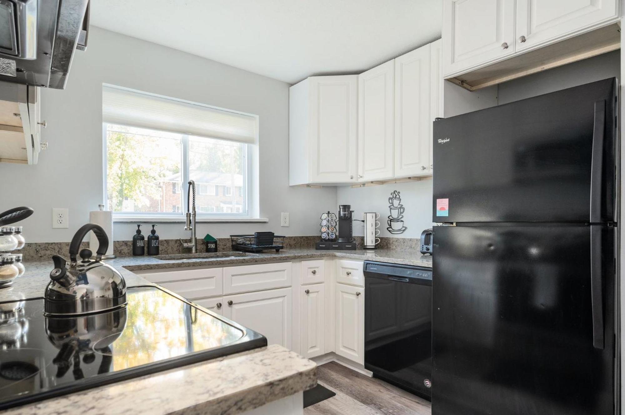 Quiet & Quaint Apartment, 5 Mins To Airport And 15 Mins To Downtown Atlanta Eksteriør bilde